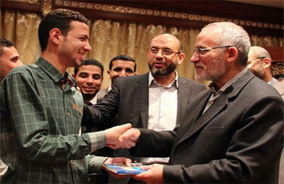 المرشد العام يكرم طلاب الإخوان الفائزين باتحاد طلاب مصر