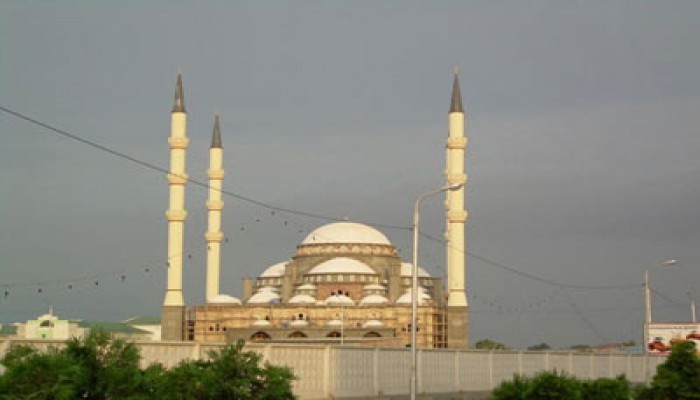 الأذان يرفع لأول مرة بالسويد من مئذنة مسجد "فيتيا"