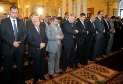 الرئيس مرسي يؤدي صلاة الجمعة بمسجد "الرحمن الرحيم"