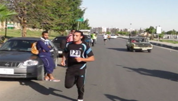 600 متسابق بماراثون الحرية والعدالة بالإسماعيلية احتفالاً بتحرير سيناء