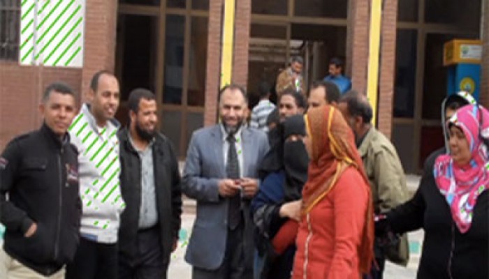 "الحرية والعدالة" ينجح في إنهاء اعتصام العاملين بمجلس مدينة فايد