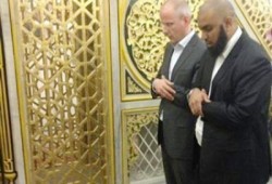 بعد إسلامه.. منتج الفيلم المسيء ينتج فيلمًا يدافع عن الرسول