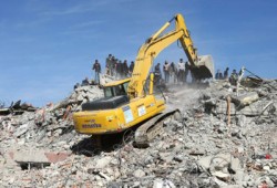 أكثر من 60 قتيلاً و600 مصاب إثر زلزال بقوة 7 درجات بالصين