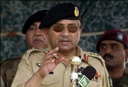 "مشرف" يهرب من محكمة في إسلام أباد بعد أن أمرت باعتقاله