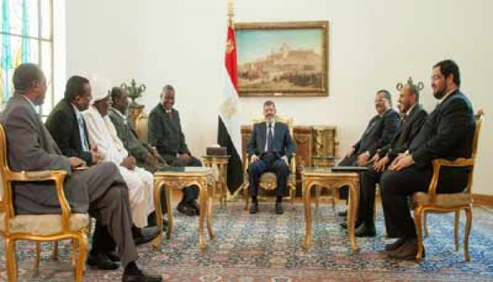 الرئيس مرسي يقترح إطلاق مبادرات للتوأمة مع الولايات السودانية