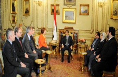 الرئيس مرسي يدعو "الأوروبي" إلى تنفيذ مشروعات تنموية بمصر