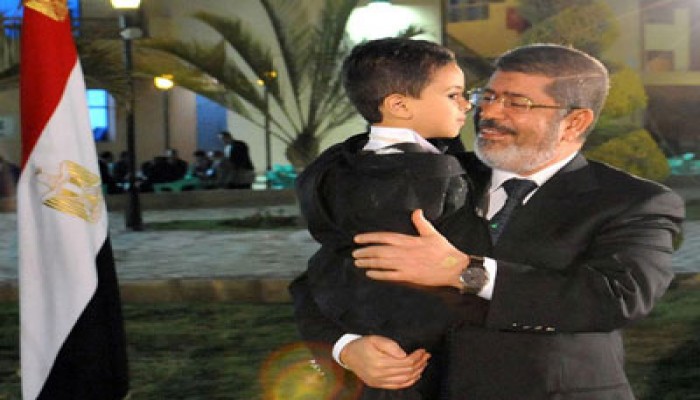 الرئيس مرسي: أيتام مصر مسئوليتي