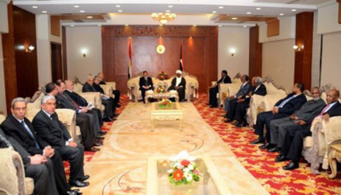 الرئيسان مرسي والبشير يعقدان جلسة مباحثات رسمية بقصر الصداقة