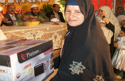 إخوان الشرقية يهدون رحلتي عمره للأُمَّينِ المثاليتين بكفر صقر