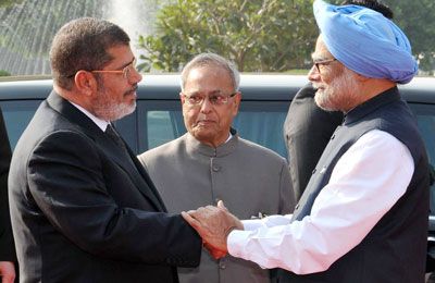 الإعلام الهندي يشيد بزيارة الرئيس مرسي ويبرز أهم الاتفاقيات