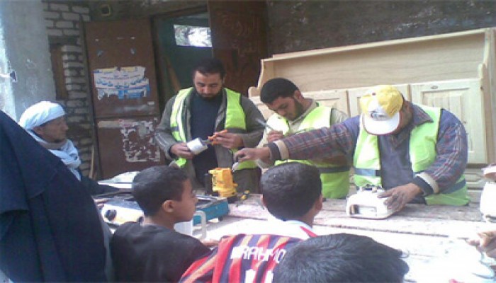 قوافل حرفية وحملات نظافة ضمن "معًا نبني مصر"بالمنيا