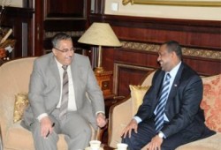 د. فهمي يبحث وسفير السودان زيادة الاستثمار والتعاون بين البلدين