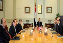 الرئيس مرسي يستعرض الأوضاع الأمنية مع قيادات الداخلية