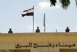 عبور وفد الربيع العربي وآخر مغربي إلى غزة