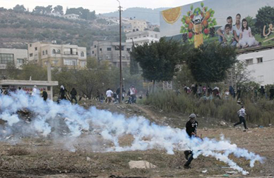 الاحتلال يقمع مسيرات لدعم الأسرى بالضفة ويصيب 40 فلسطينيًّا