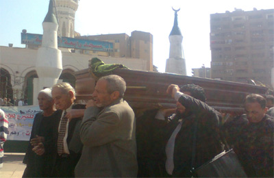 المرشد العام يتقدم الآلاف بجنازة فقيد الدعوة المهندس حلمي عبد المجيد