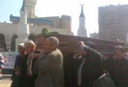 المرشد العام يتقدم الآلاف بجنازة فقيد الدعوة المهندس حلمي عبد المجيد