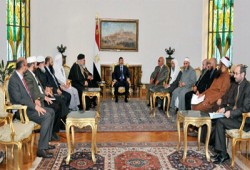 الرئيس مرسي يلتقي وفدًا من الهيئة الشرعية للحقوق والإصلاح