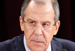 لافروف: الأسد قرر البقاء ولا أحد يستطيع إرجاعه عن قراره