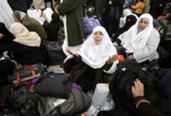 "أوقاف غزة" تحمل الخطوط الفلسطينية توقف رحلات العمرة