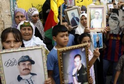 اعتصام بالقدس تضامنًا مع الأسرى المضربين عن الطعام