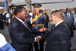 الرئيس مرسي يجري مباحثات مع نظيريه التشادي والموريتاني