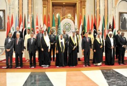 الرئيس مرسي يعود إلى القاهرة بعد زيارة للسعودية استغرقت يومين