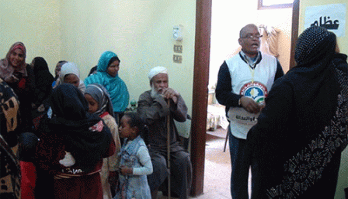 3250 مستفيدًا من 4 قوافل لـ"الحرية والعدالة" بأسوان