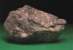 محاكمة مواطن سويدي متهم بتصدير مواد تخصيب اليورانيوم لإيران