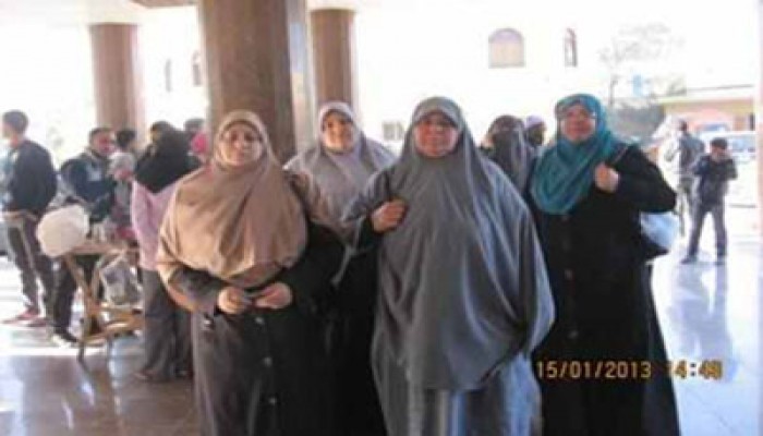 سيدات "الحرية والعدالة" بالجيزة يسارعن إلى خدمة جرحى قطار البدرشين