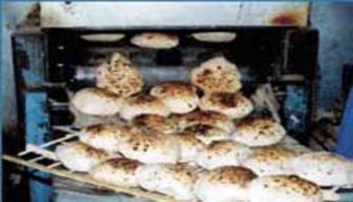 "الحرية والعدالة" يتدخل لحل أزمة الخبز بأبو قرقاص بالمنيا