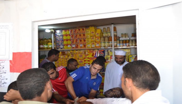 400 مستفيد من معرض للسلع الغذائية للحرية والعدالة بالفيوم