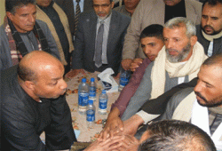 "الحرية والعدالة" بالفيوم ينهي خصومة ثأرية بين عائلتين بإطسا