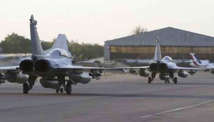 مصرع أكثر من 60 شخصًا في القصف الفرنسي شمال مالي