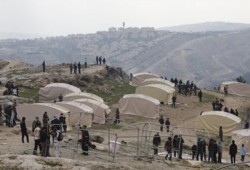 الاحتلال الصهيوني يخلي بالقوة "باب الشمس" بالقدس ويعتقل العشرات