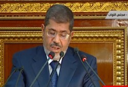 الرئيس يجدد الدعوة للأحزاب كافةً للانضمام للحوار الوطني