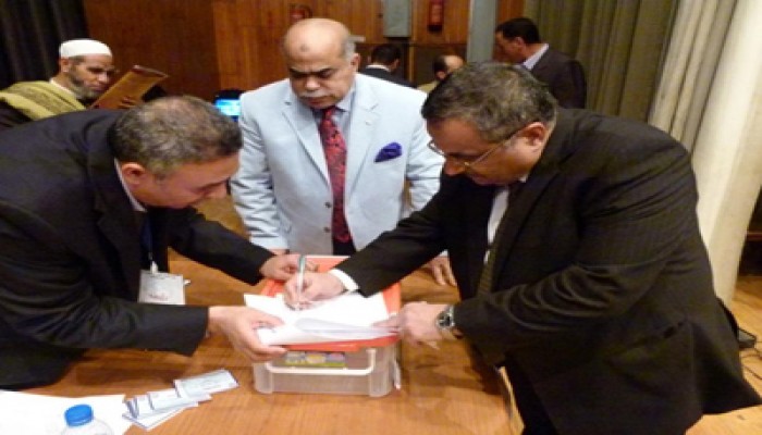 رئيس مجلس الشورى يدعو الشعب المصري إلى العمل والإنتاج