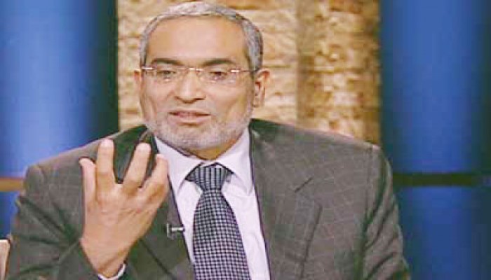 د. حلمي الجزار ينفي حدوث أي مشكلات أثناء مروره على لجان الاستفتاء