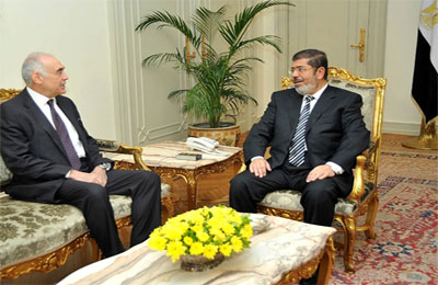 الرئيس يستقبل وزير الخارجية لبحث أوضاع المنطقة والمصريين بالخارج