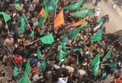 "حماس" تنظم مسيرة حاشدة بوسط رام الله لإحياء الذكرى الـ25 لانطلاقها