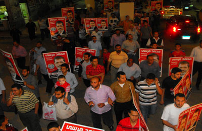 أعضاء الجمعيات الأهلية يهتفون" : يا ريسنا لا تهتم.. وراك رجالة تفديك بالدم"