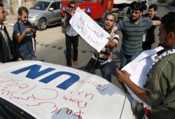 ملف الأسرى الفلسطينيين يعاود الظهور بقوة متحديًا السجَّان الصهيوني