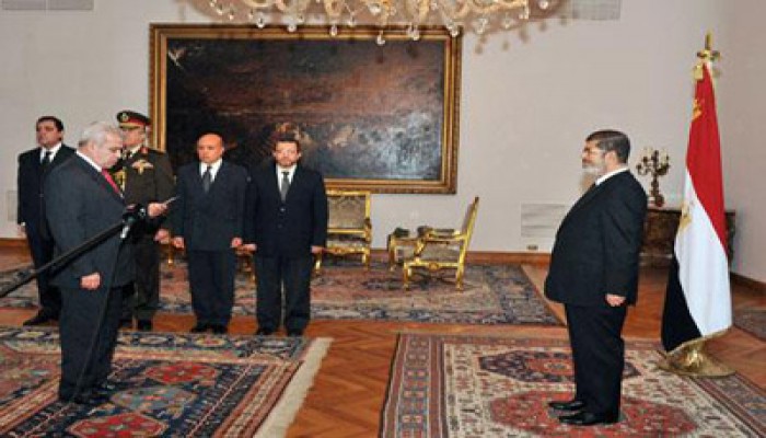 م. أحمد مصطفي يؤدي اليمين أمام الرئيس مرسي نائبًا لوزير الكهرباء