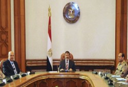 الرئيس مرسي يبحث مع قادة الجهاز الإداري استعدادات الاستفتاء