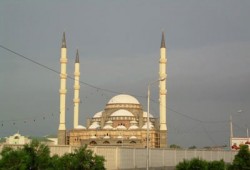 بناء ثاني أكبر مسجد جامع في أوروبا بالشيشان