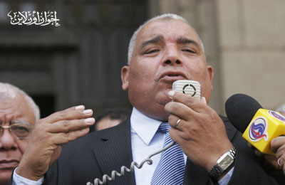 وكيل نقابة المحامين يطالب الرئيس بعدم الرجوع عن قراراته