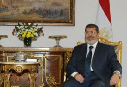 وقفة للقوى الإسلامية بالإسماعيلية تأييدًا للإعلان الدستوري