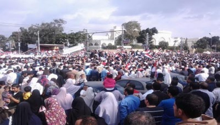 هتافات الاتحادية تطالب الرئيس باستكمال التطهير