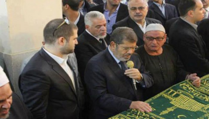 الرئيس يغادر إلى القاهرة بعد انتهاء جنازة شقيقته