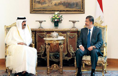 أمير قطر يصل القاهرة للقاء الرئيس مرسي